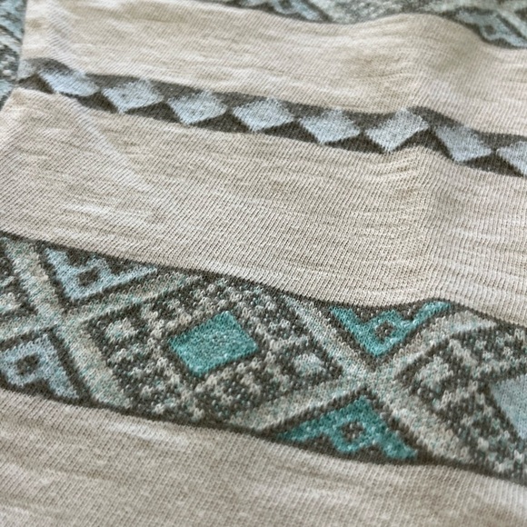 Patterned Short Sleeve Men's Tee - Picture 6 of 8